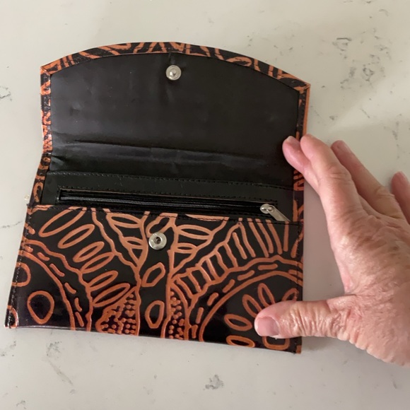 Genuine Leather from India. Vintage wallet w/2 zippers pockets/Hand Tooled/Mint - Picture 7 of 10